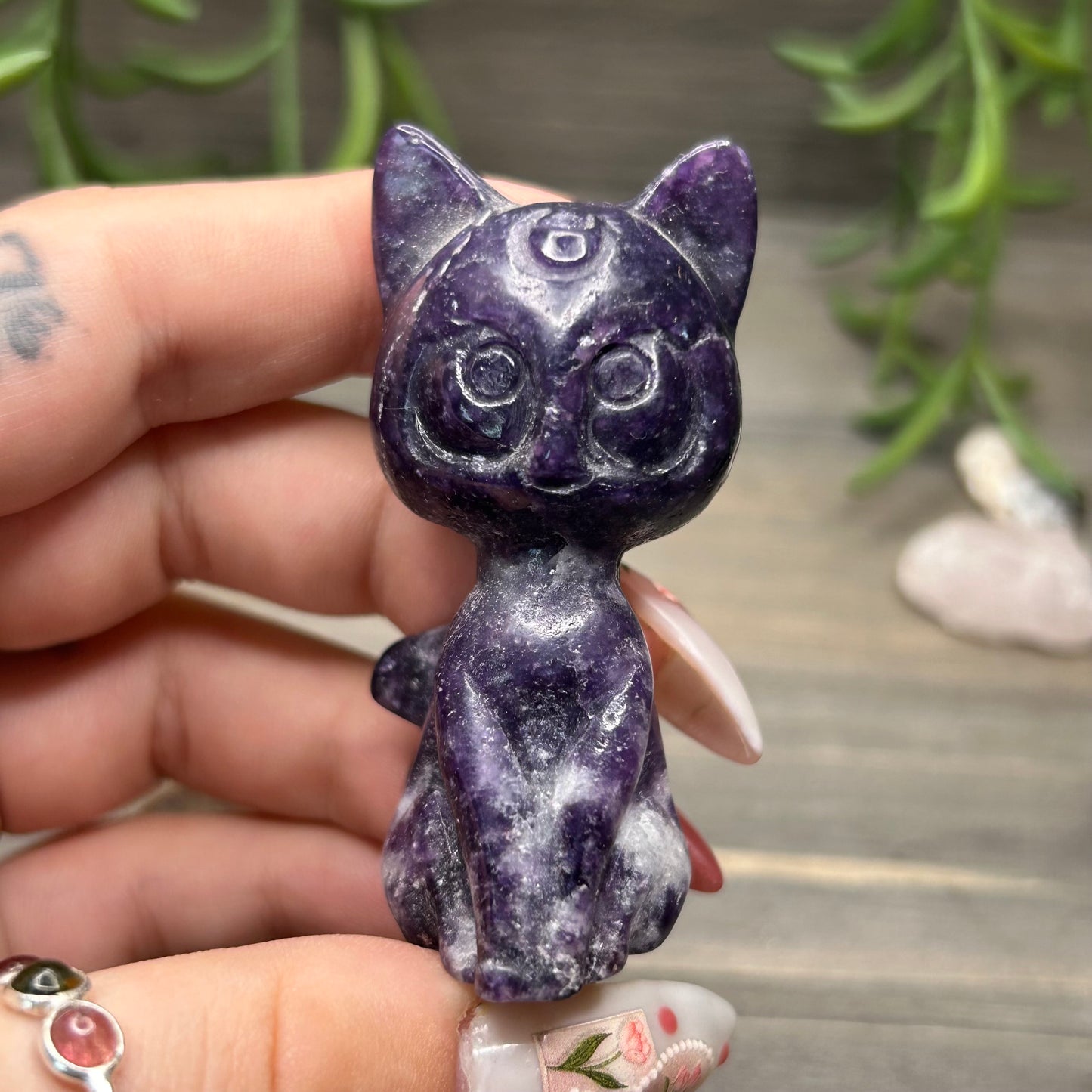 lepidolite luna cat