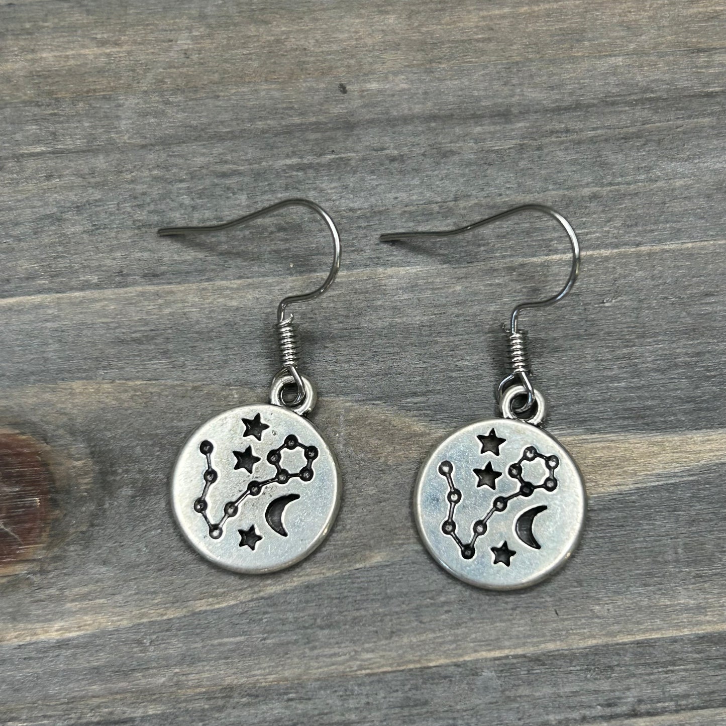 pisces constellation dangles