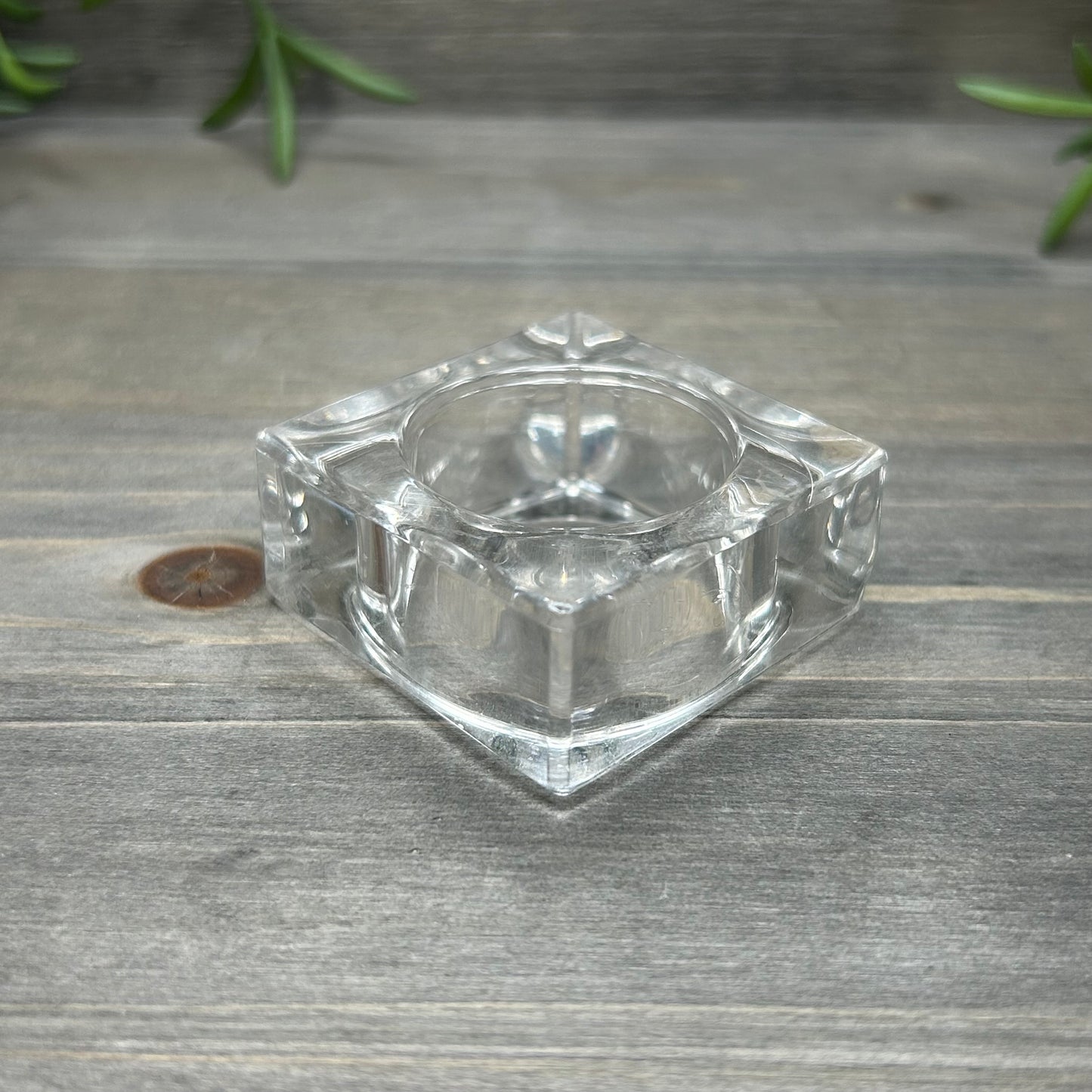 clear sphere stand