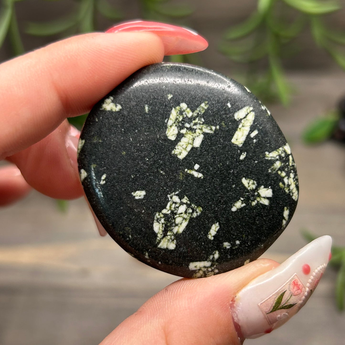 flat palm/worry stone