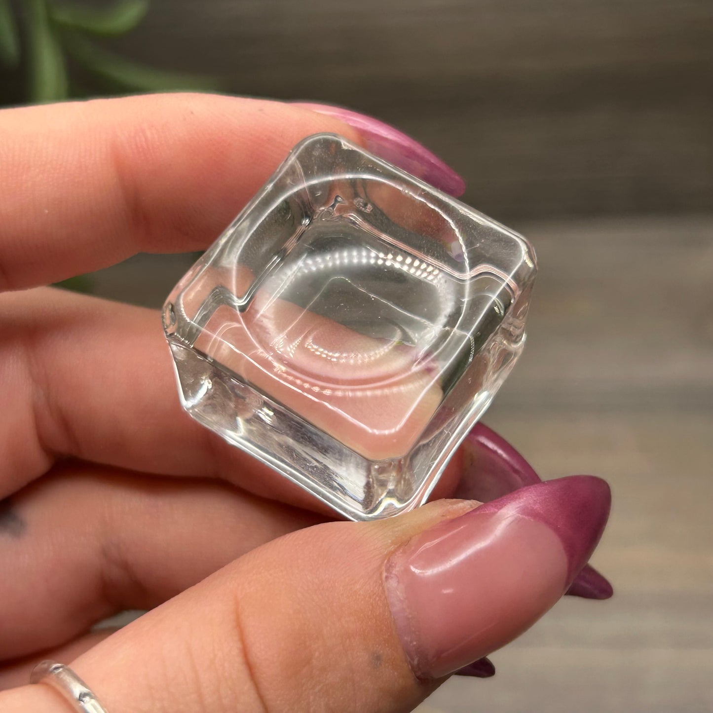glass sphere stand