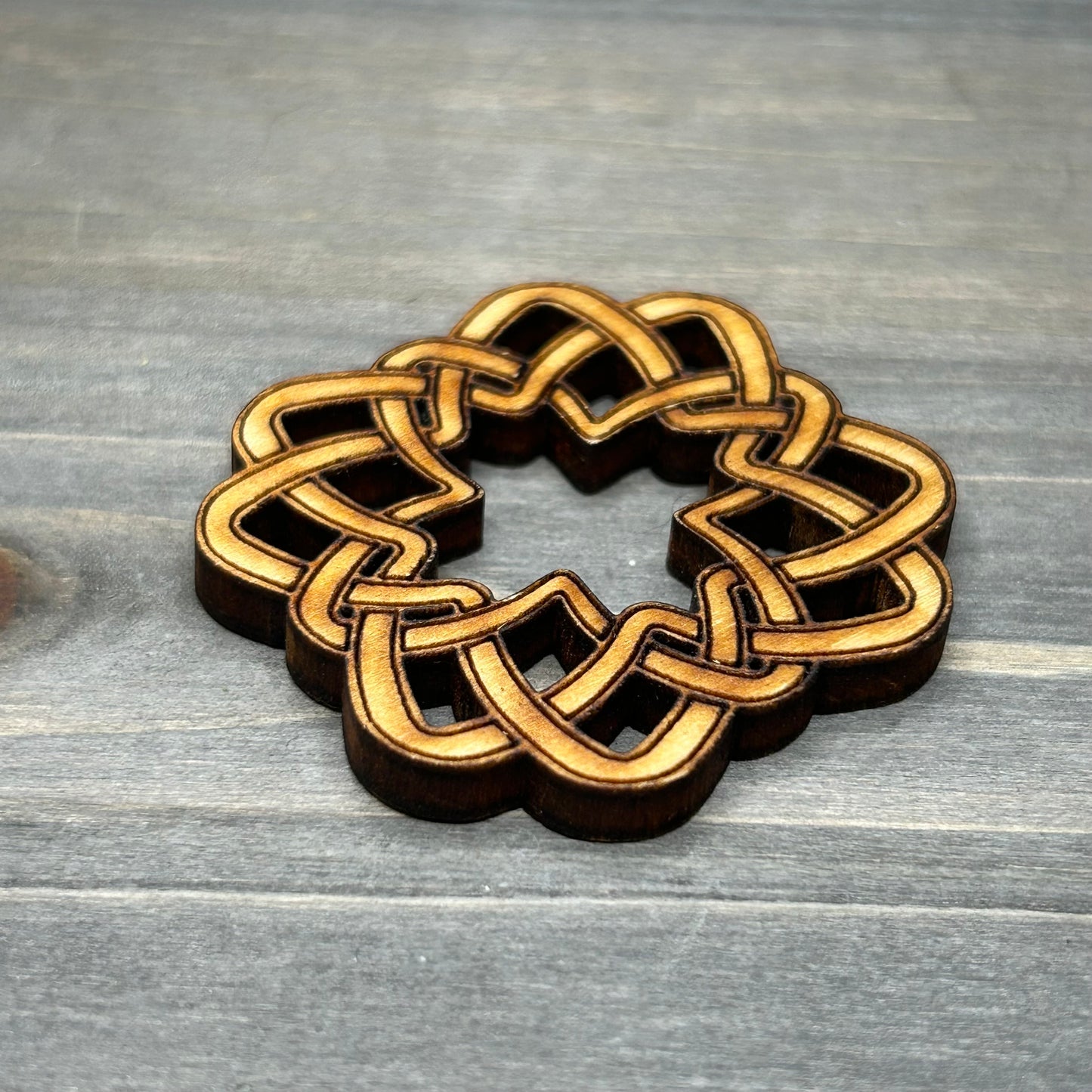 wooden link sphere stand