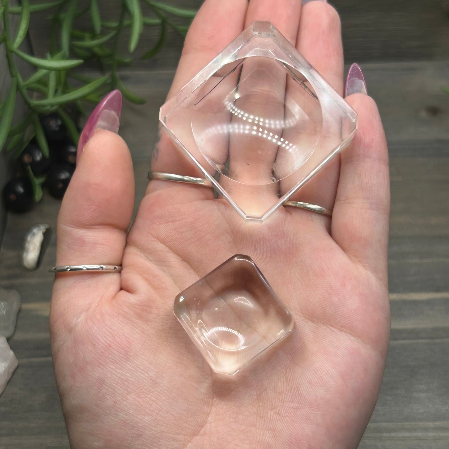 glass sphere stand