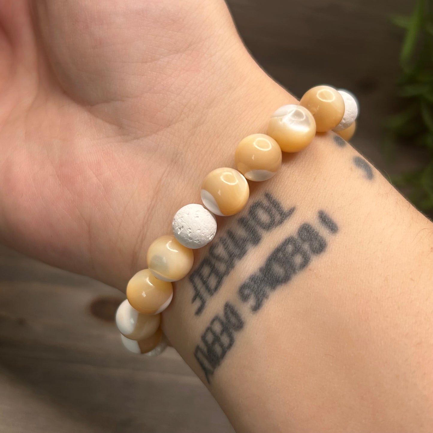 shell+lava stone bracelet