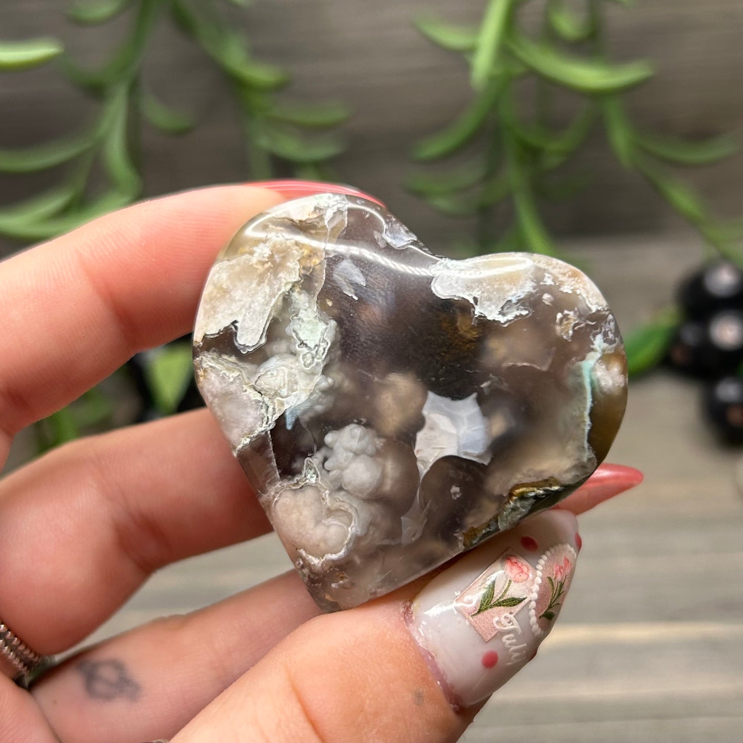 black flower agate heart