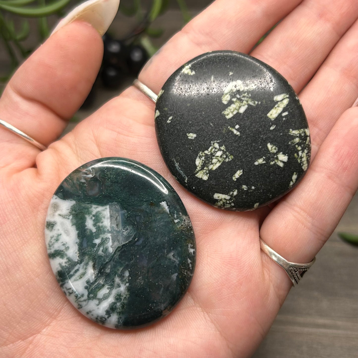 flat palm/worry stone