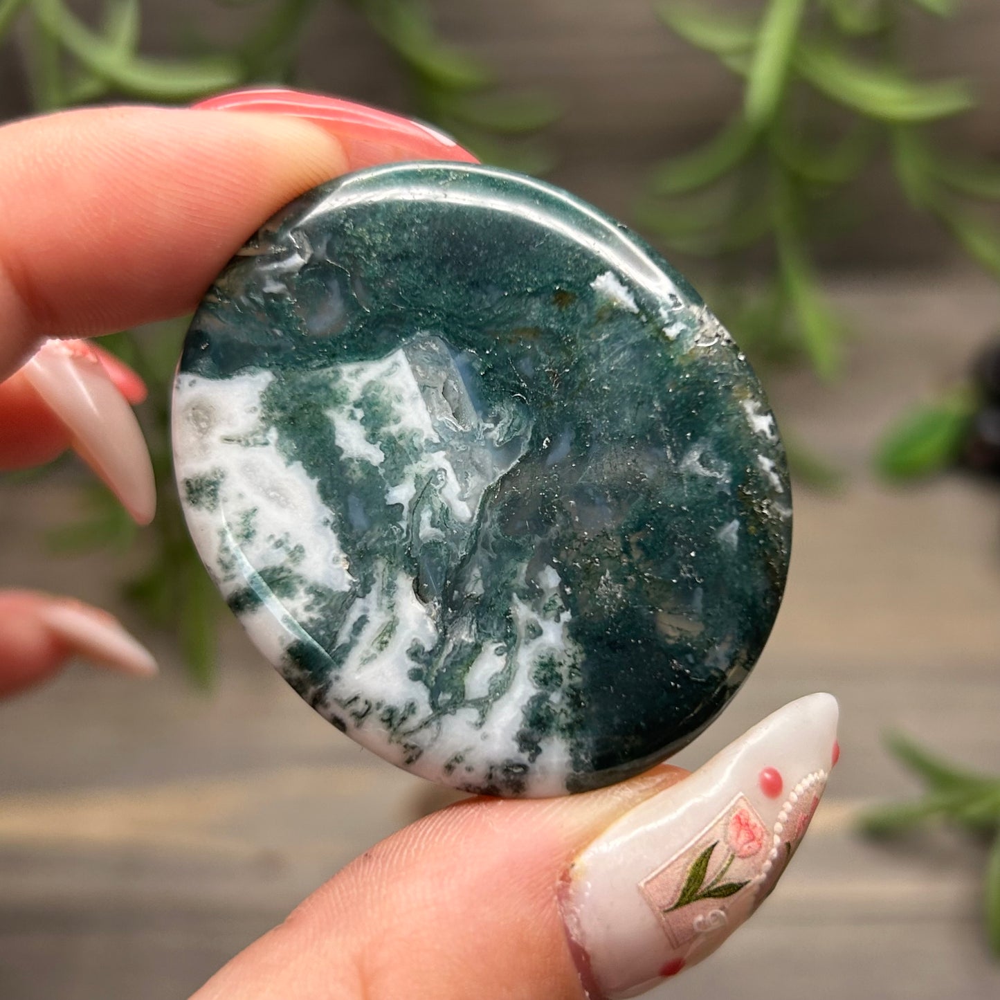 flat palm/worry stone