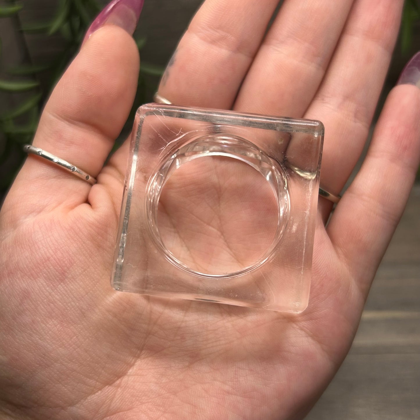 clear sphere stand