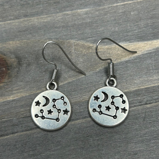 aquarius constellation dangles