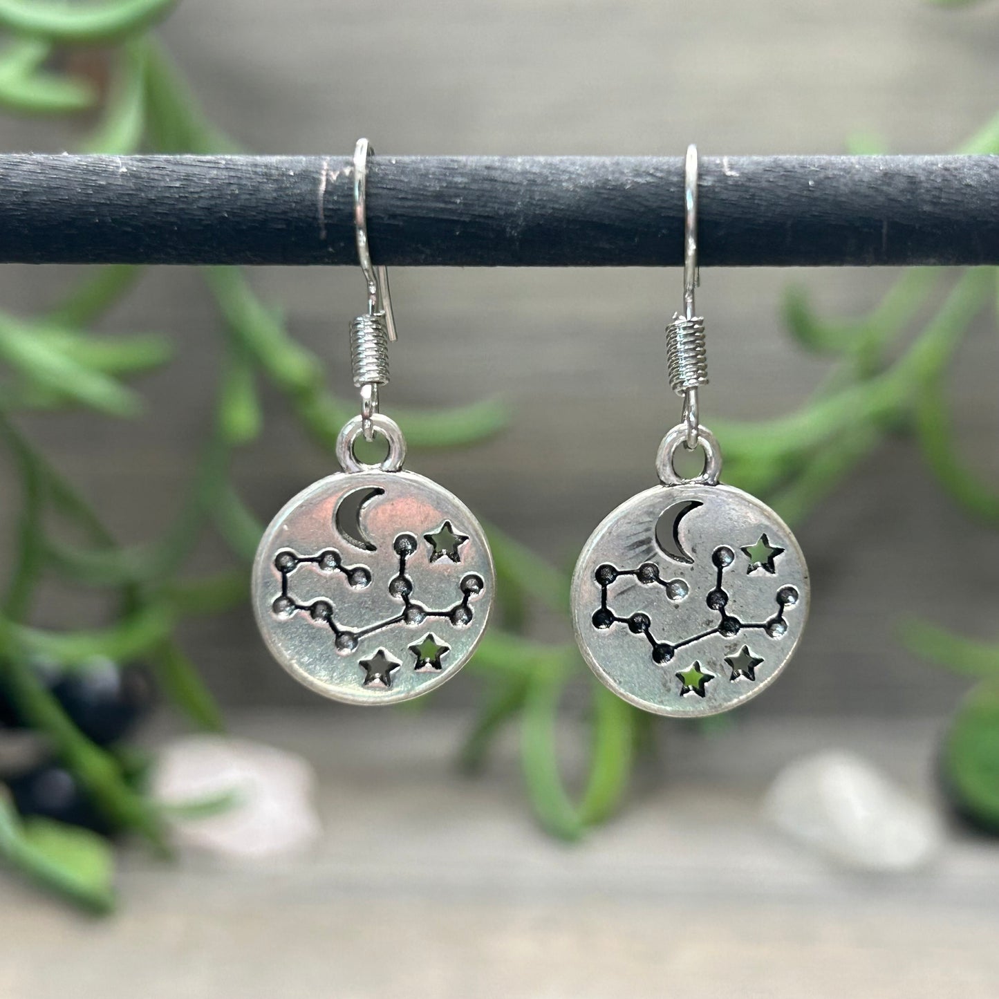 virgo constellation dangles