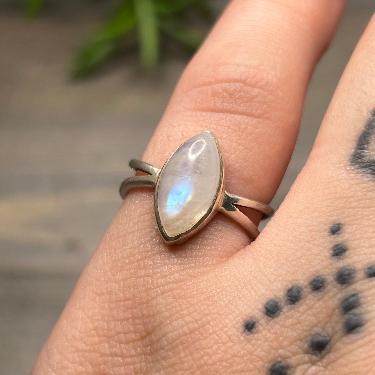 moonstone ring (sz 4)