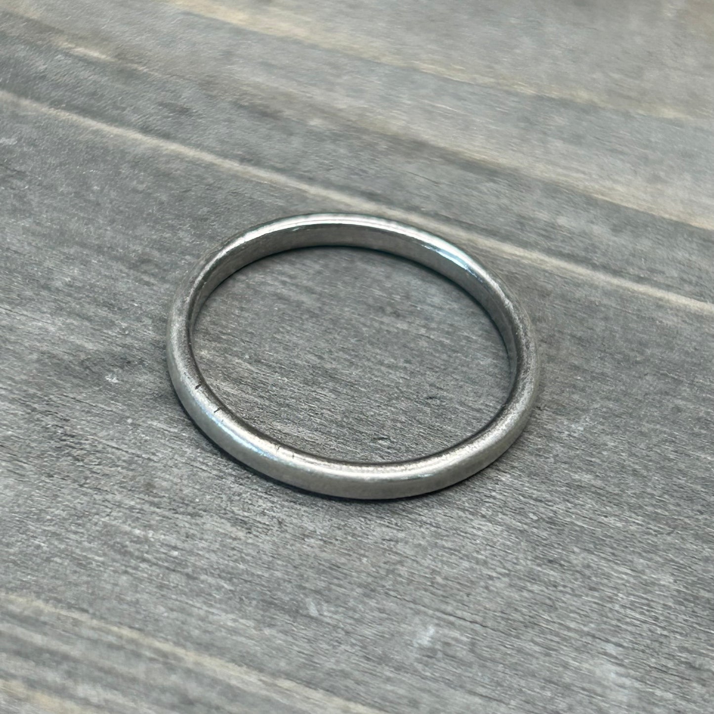 dainty silver stacker ring (sz 6)