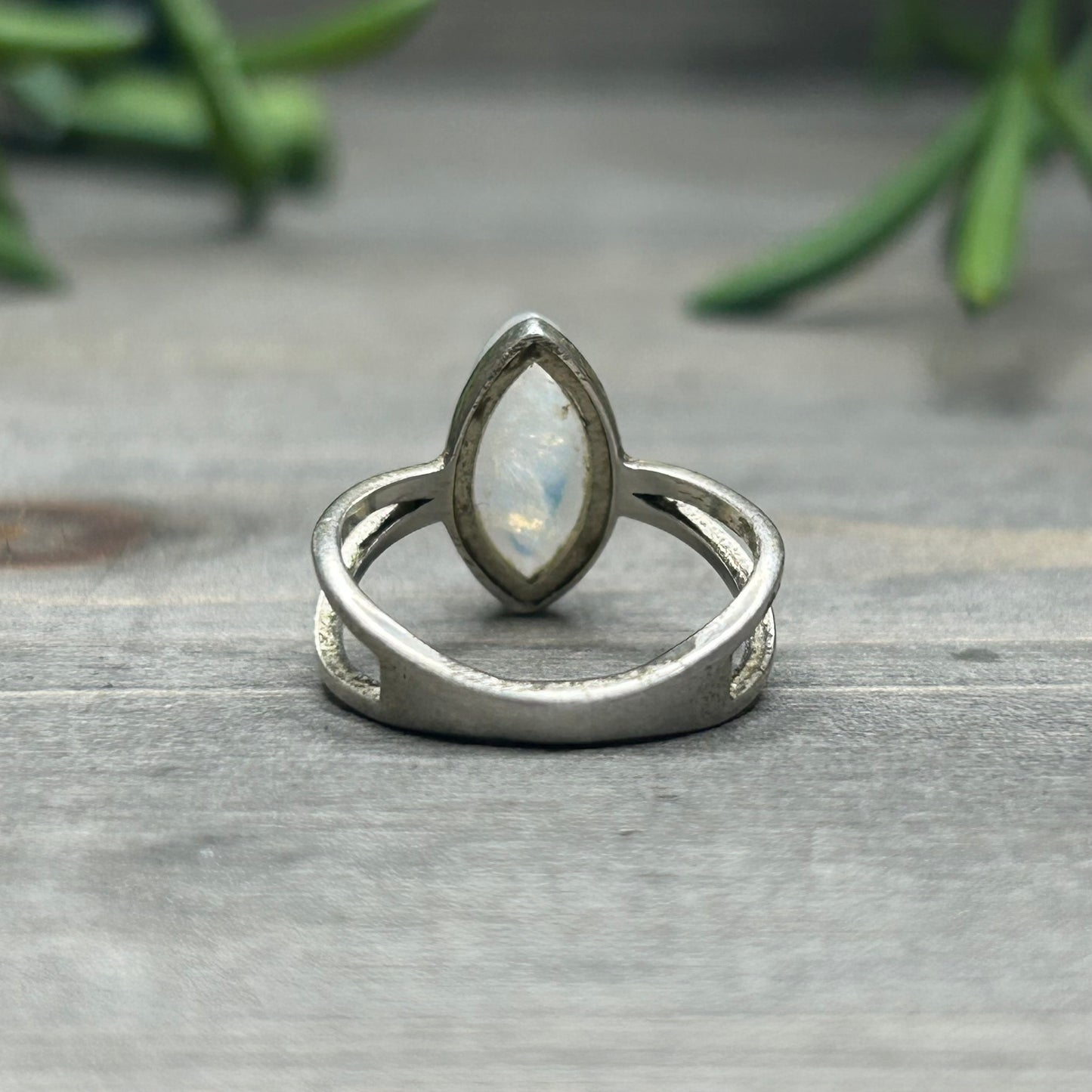 moonstone ring (sz 4)