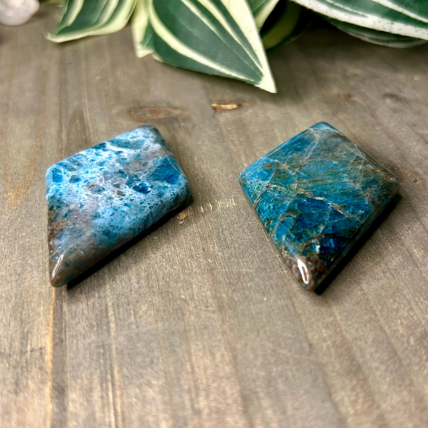 blue apatite diamond