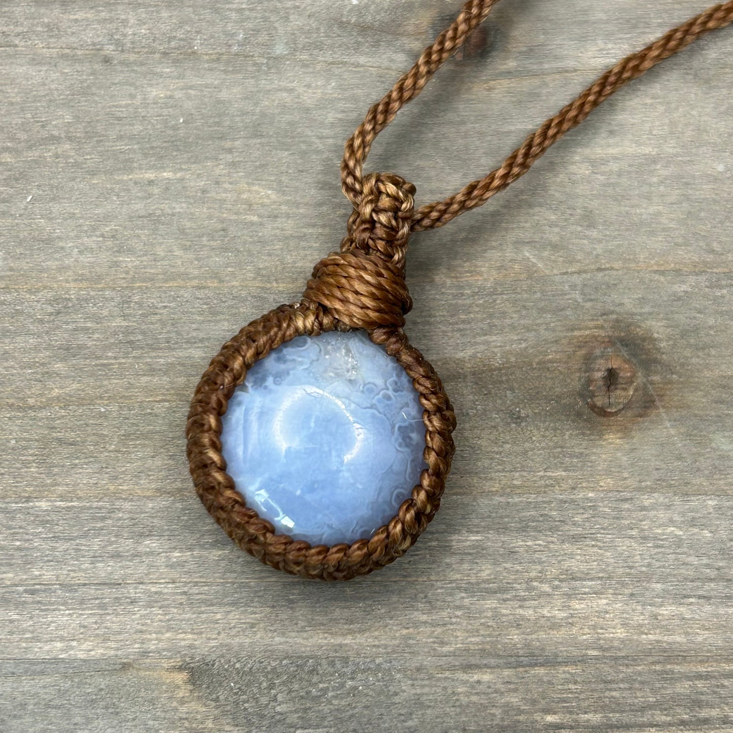 blue lace agate macrame necklace