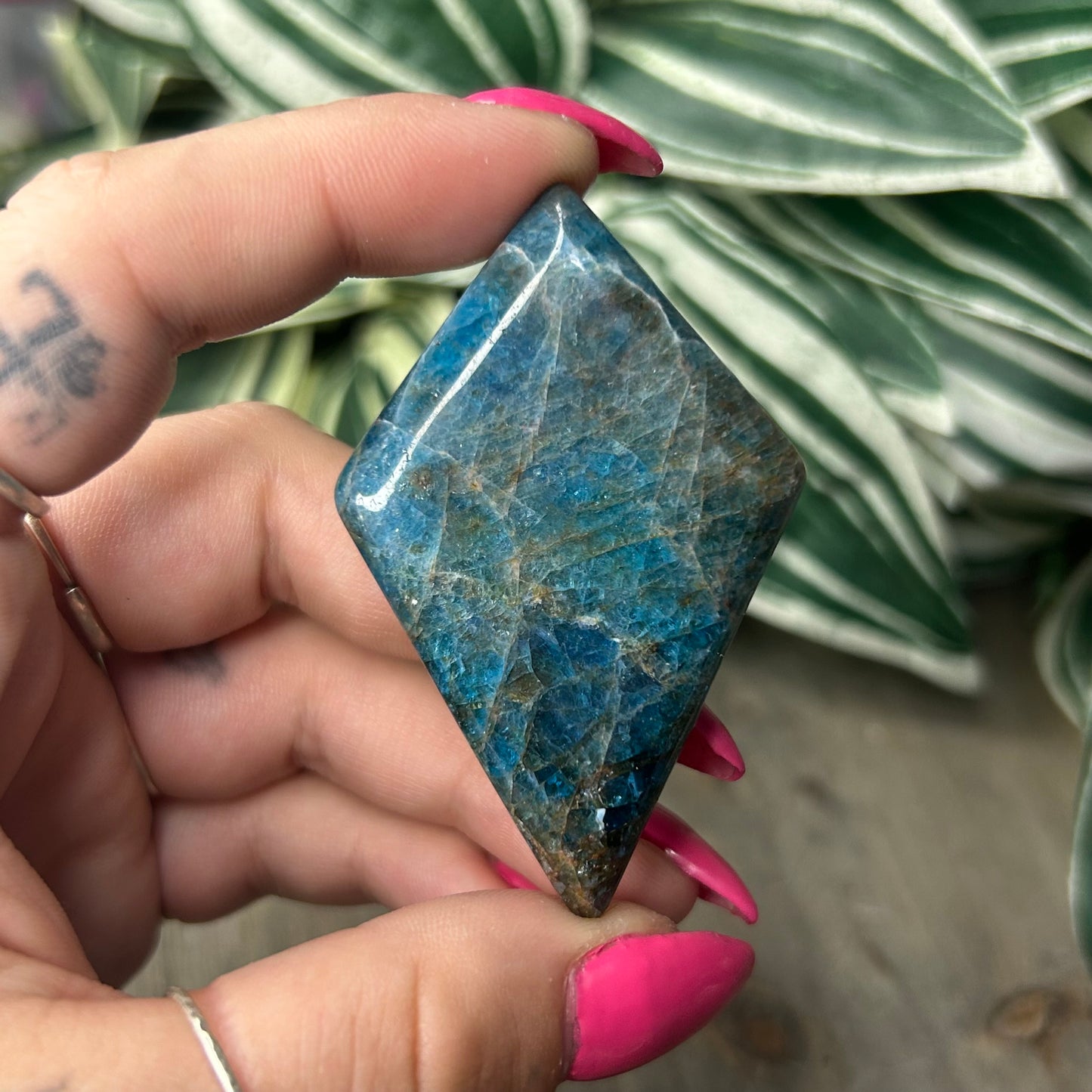 blue apatite diamond