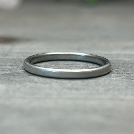 dainty silver stacker ring (sz 6)