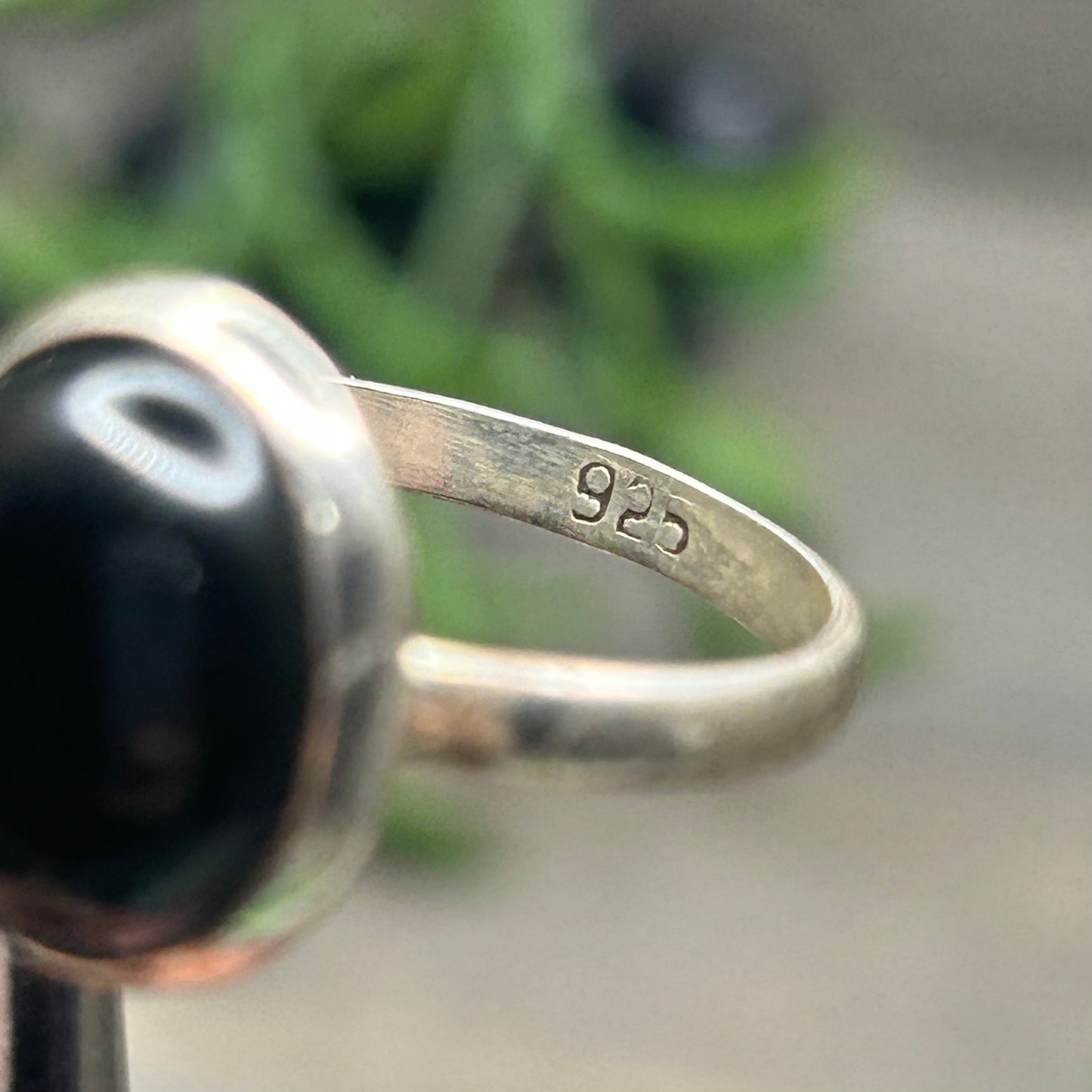 obsidian ring (sz 7)