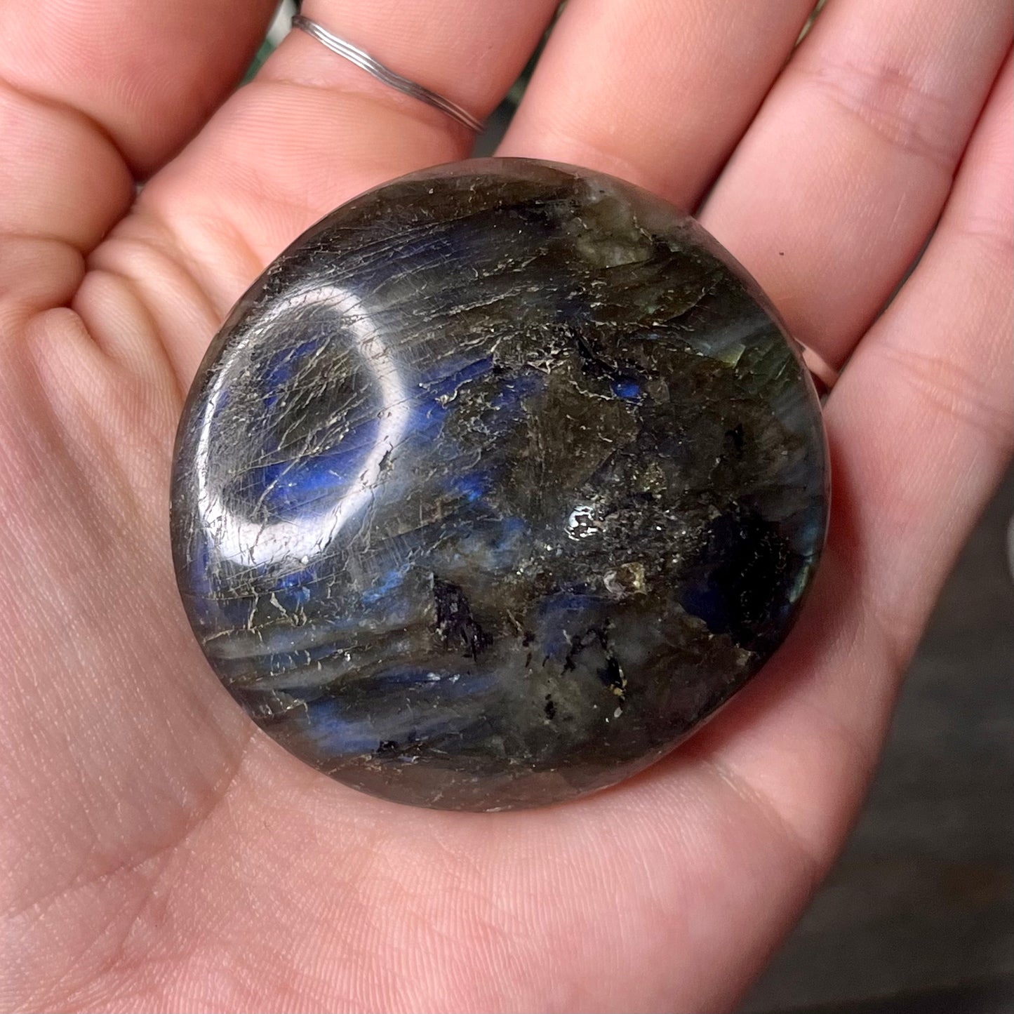 labradorite palmstone