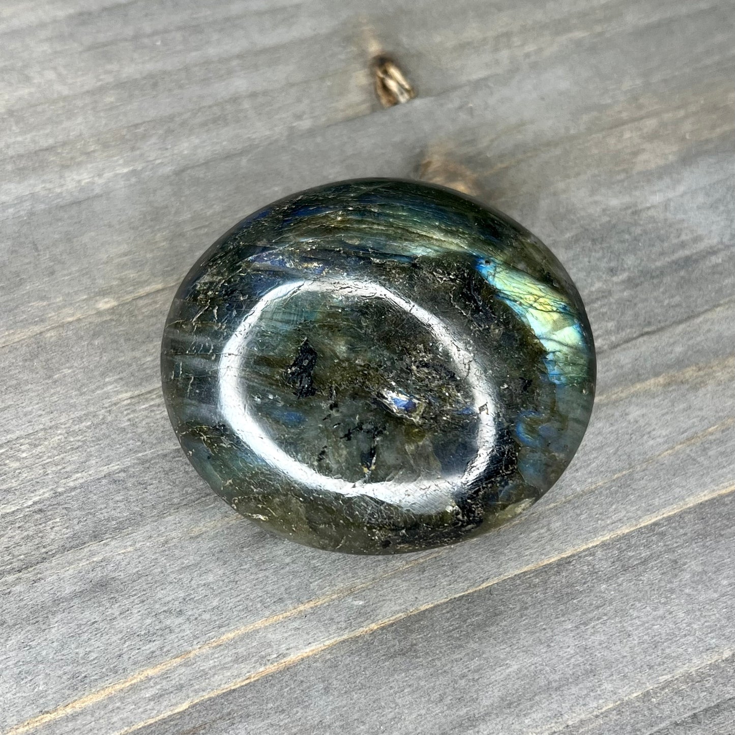 labradorite palmstone