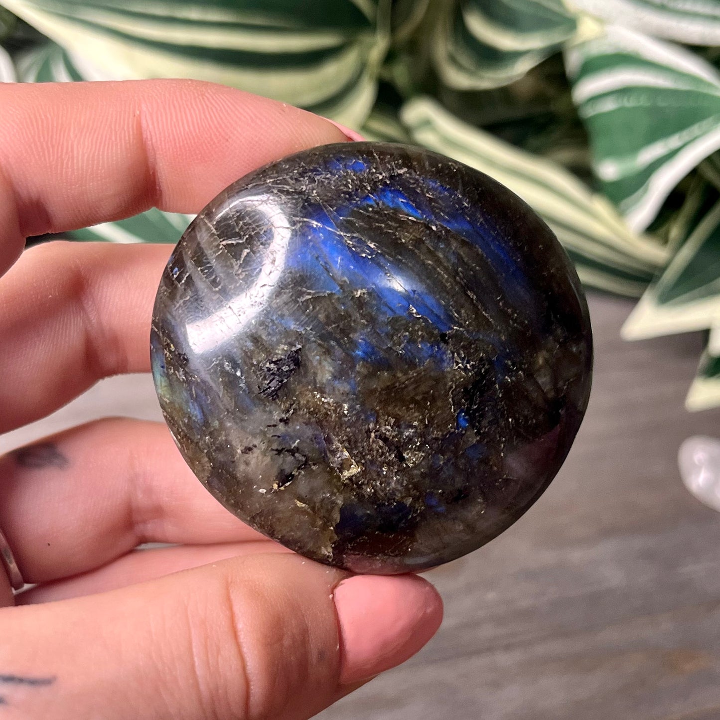 labradorite palmstone